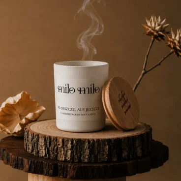 Świeca sojowa “Cashmere Woods”